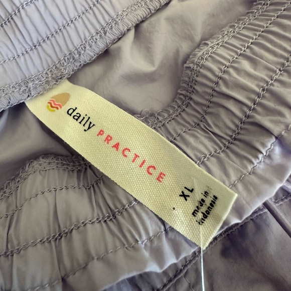 Anthropologie lavender drawstring capri shorts, size XL - Picture 9 of 12